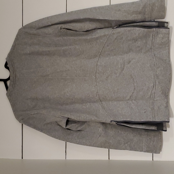Lululemon sweater - Picture 3 of 4